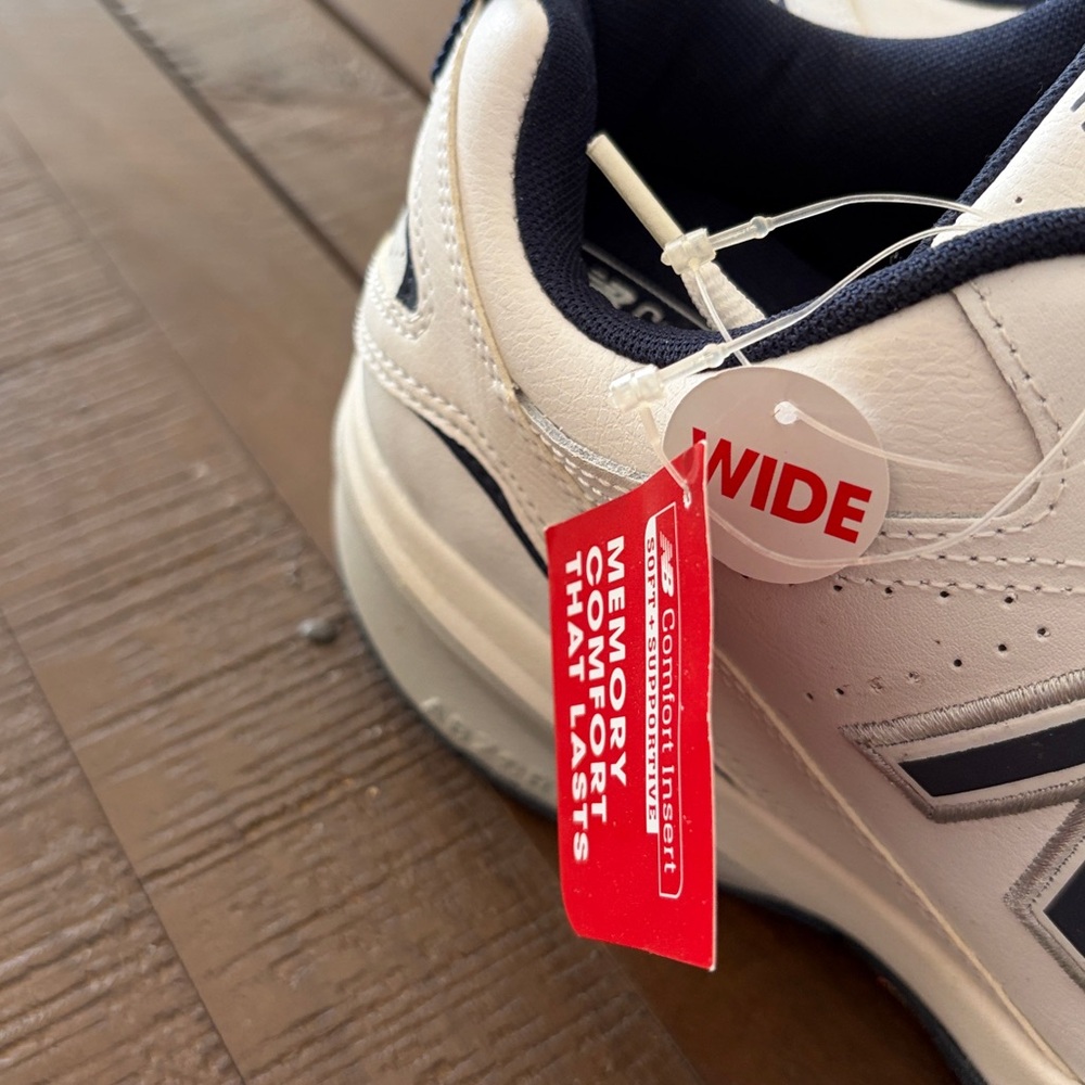New Balance 608 V5 Training leather mens Size 10.5 4E NEW - Picture 3 of 8